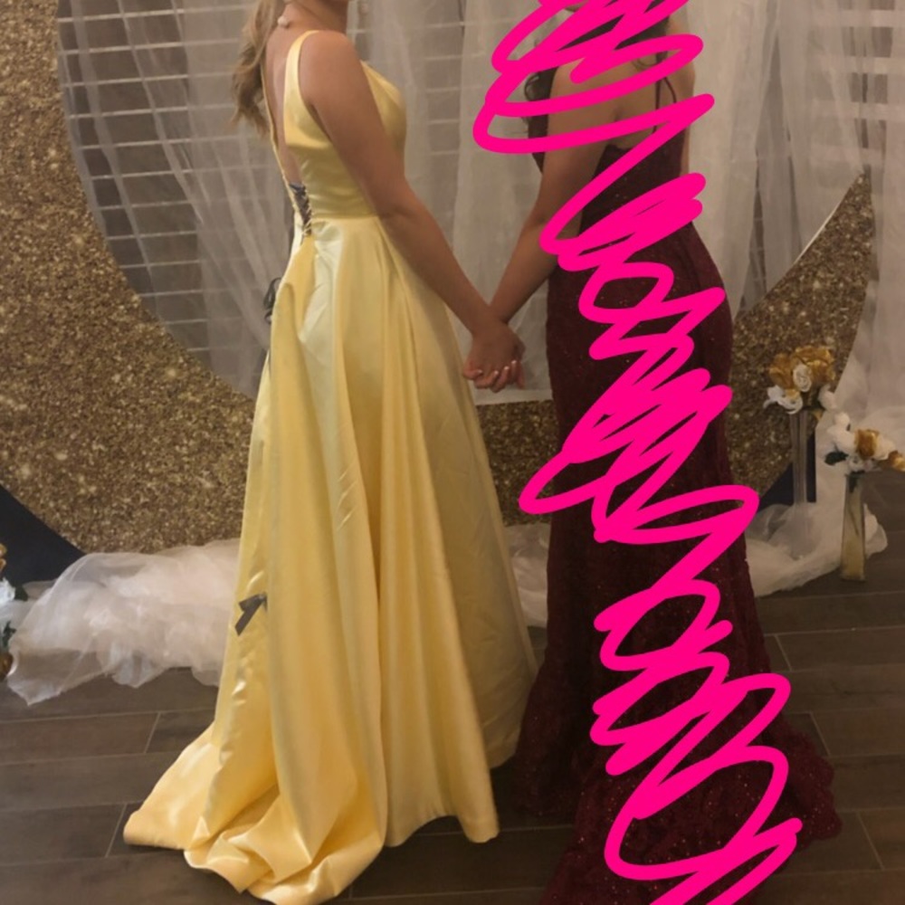 🌻Yellow Prom/FormalDress W/ Mesh Panel In Front🌻 - Picture 2 of 7